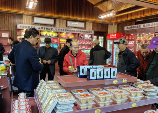 户外活动增情趣，欢度佳节添欢乐——市老科协水利分会与局离退科共办老年节活动