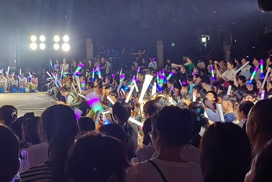 月满华诞 家国同庆｜常德市育英德景园小学六年级专属中秋露营晚会镌刻毕业纪念